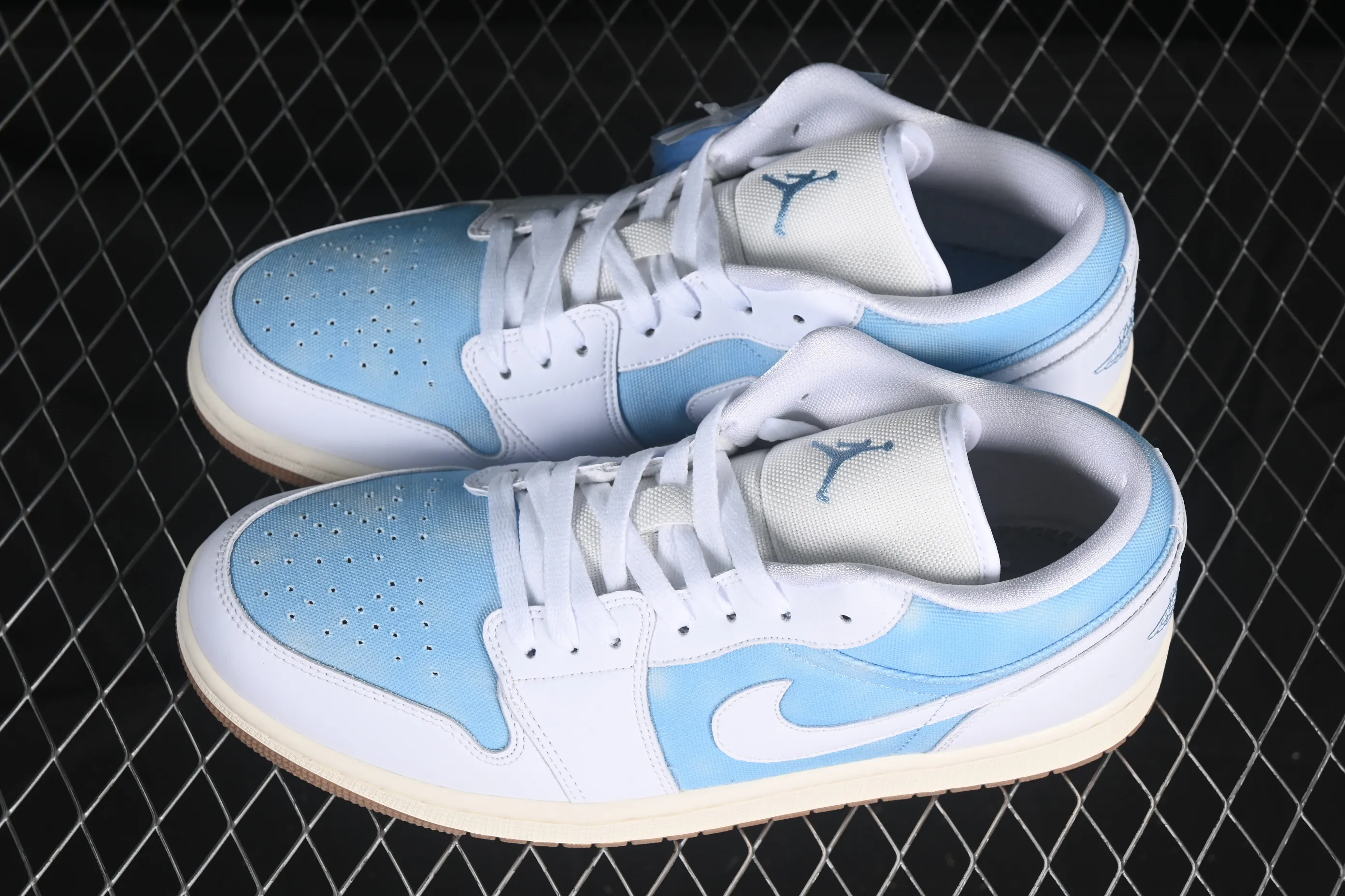 All categories Air Jordan Jordan series basketball shoes Air Jordan 1 Low Air Jordan 1 Low "Worn Blue" AJ1 Jordan 1 denim low-top cultural and casual sneakers HQ2004-400